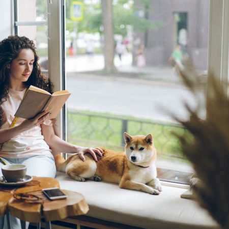 The Dos & Don’ts Of Bringing Your Pet To A Pet-Friendly Café